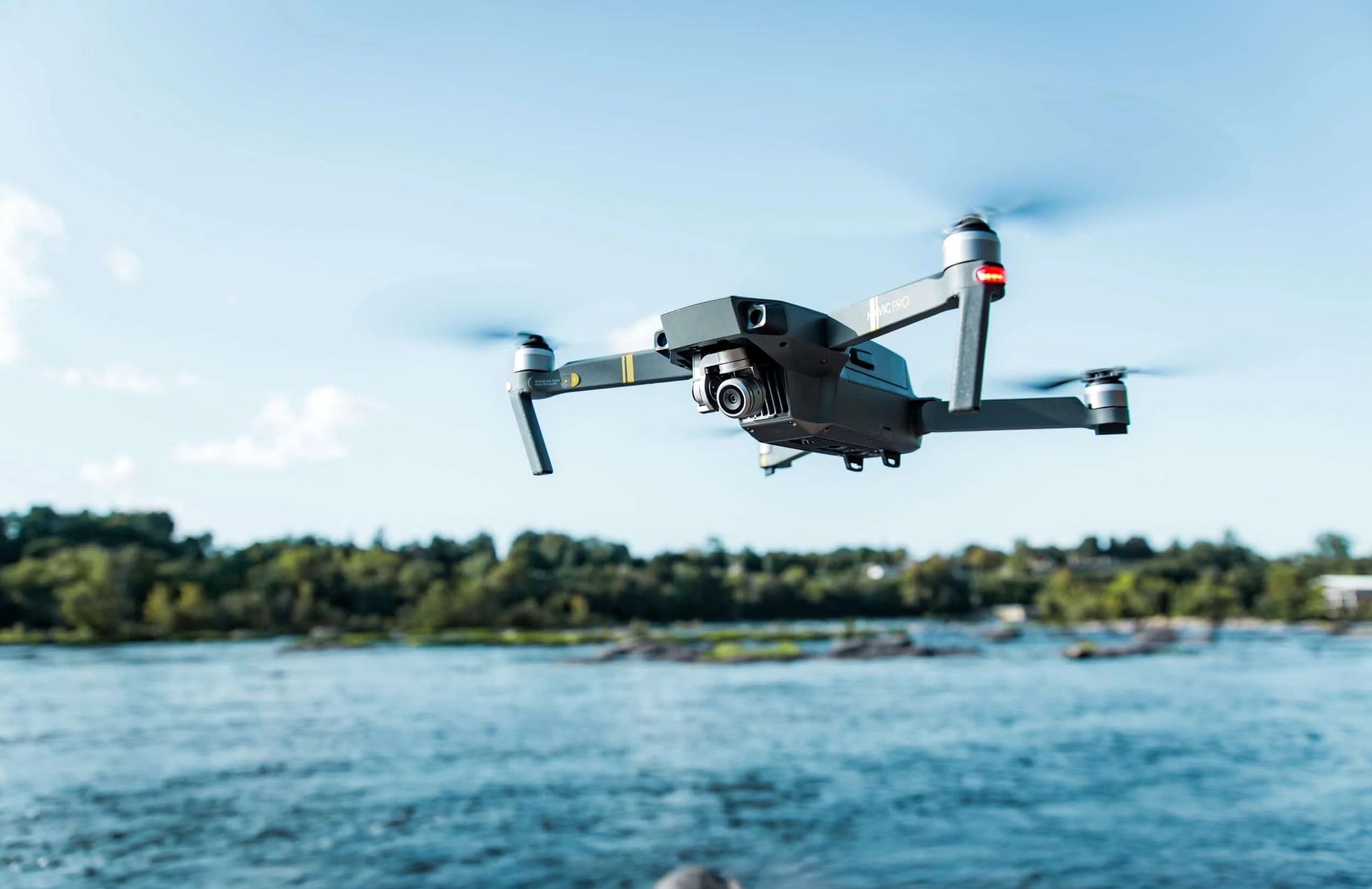 Cours de prise de vue cinématique avec drone professionnel